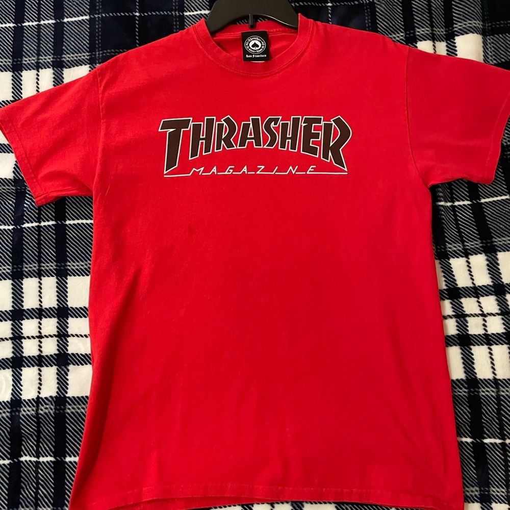 Red outlined Thrasher T-shirt